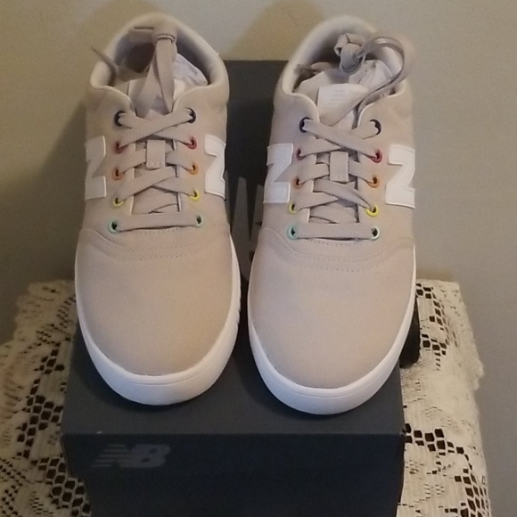 All sort of foot wear/ shoes - Picture 6 of 16